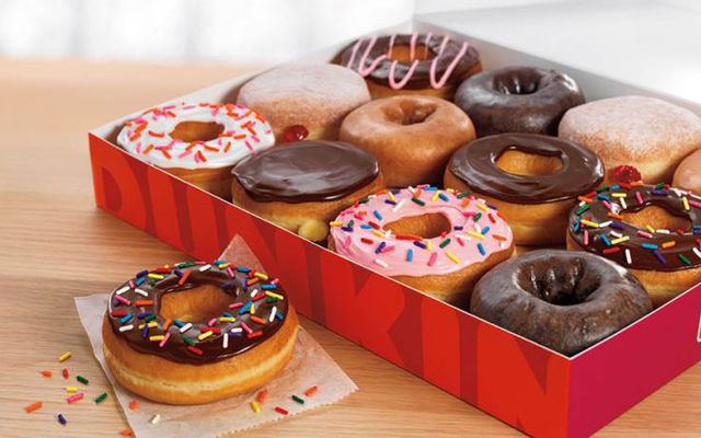 Dukin’ Donuts là chuỗi cửa hàng đồ ăn nhanh chuyên phục vụ món bánh donut kèm cafe.