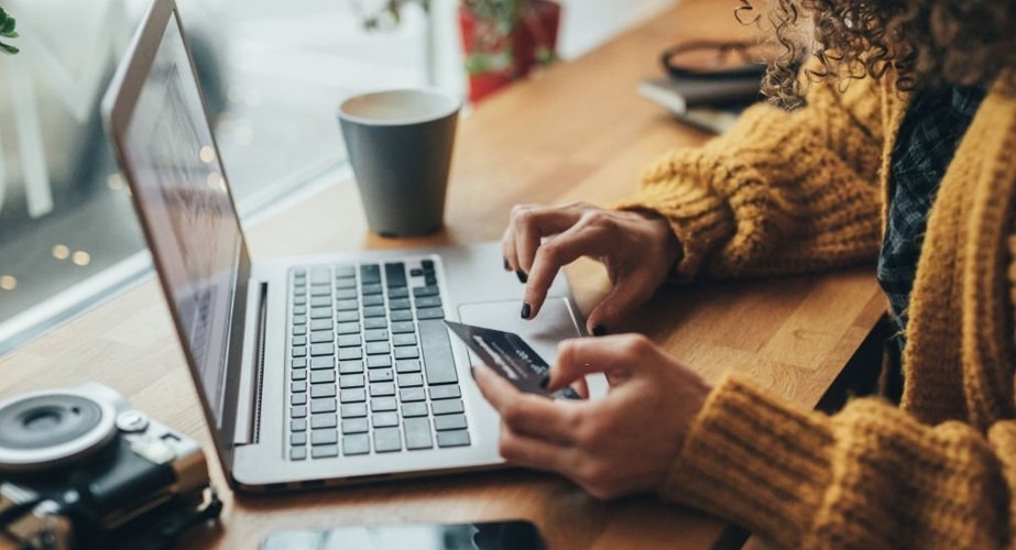 105 dữ liệu thống kê về thương mại điện tử cho năm 2024: Nhận thấy sự tăng trưởng và tiềm năng phát triển đáng kể