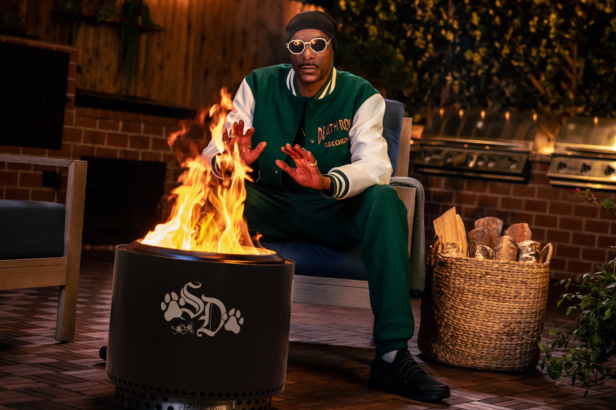 Đại sứ quần hết khói - Snoop Dogg giới thiệu mất khói Solo Stove