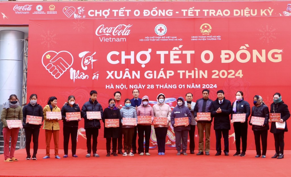 Chiến dịch Tết 2024 của Coca Cola: Khác biệt với chuỗi CSR