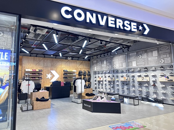 Chiến lược marketing của Converse - thiết kế cửa hàng tinh tế