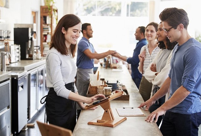 Chăm sóc khách hàng là bước quan trọng trong quy trình tạo dựng di sản thương hiệu