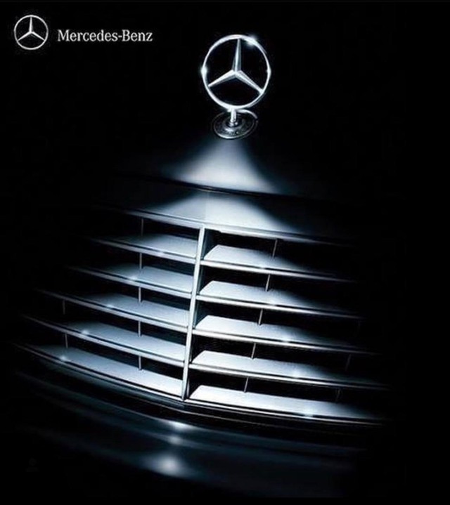 Mercedes với Print Ads Giáng sinh đơn giản nhưng vẫn mang tính thời thượng