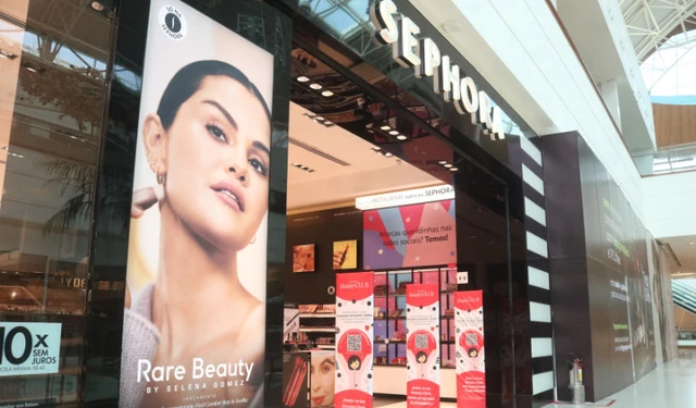 Sephora trở thành kênh phân phối chính của Rare Beauty