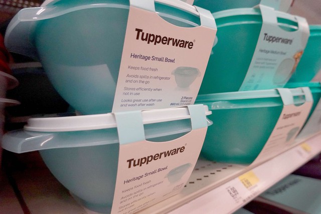 Kênh bán hạn hẹp & chiến lược marketing nhạt nhòa đã khiến Tupperware đi tới bờ vực phá sản