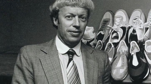 Phil Knight và những đôi giày NIKE đầu tiên của mình 