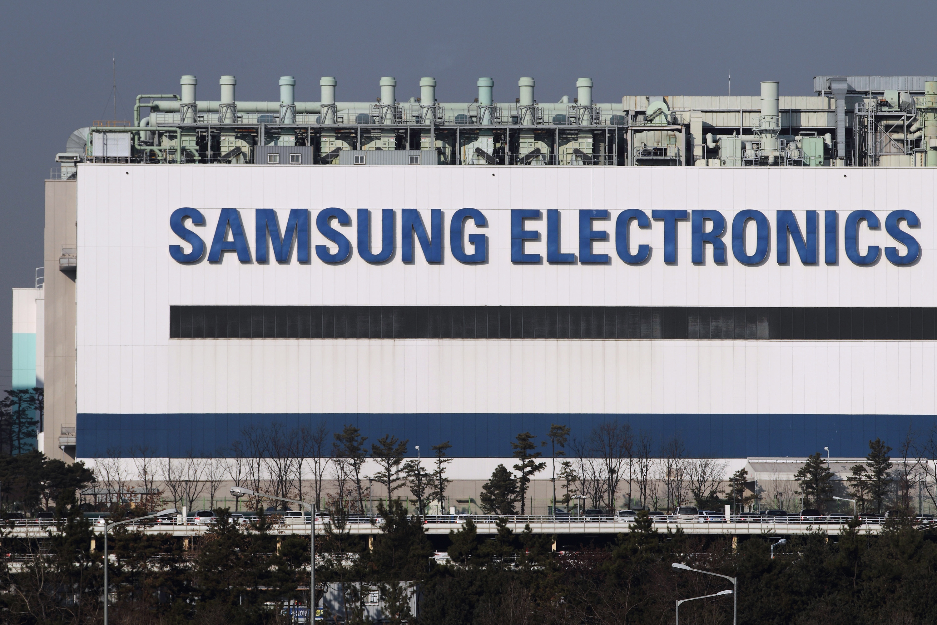 Mô hình ma trận SWOT của Samsung Electronics Co. Limited