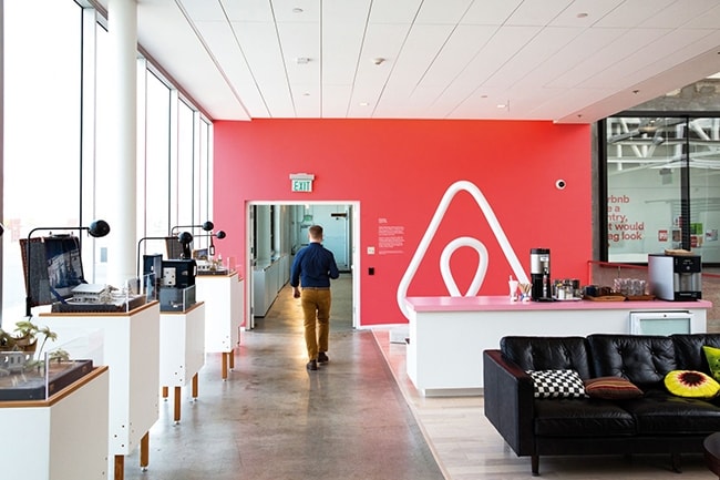 Học làm thương hiệu từ văn hóa doanh nghiệp của Airbnb- Ảnh 2.