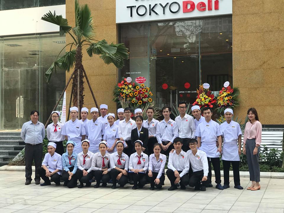 P5 - People trong Marketing cho nhà hàng Tokyo Deli