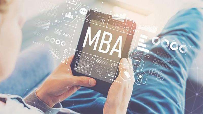 Học MBA có nền tảng thăng tiến
