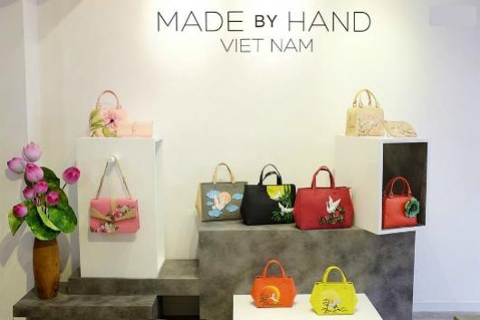 Neyuh là chuỗi cửa hàng túi xách có chỗ đứng trong làng thời trang Việt Nam
