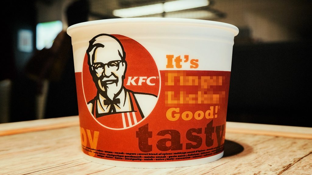 KFC tạm dừng sử dụng khẩu hiệu “Vị ngon trên từng ngón tay”