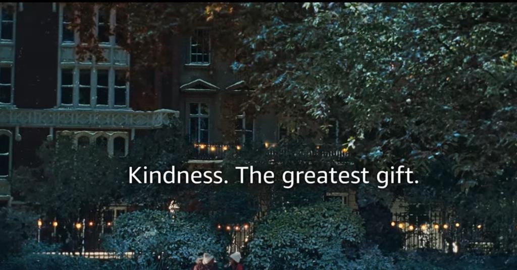 “Sự tử tế. Món quà tuyệt vời nhất” - thông điệp làm ấm lòng khách hàng của Amazon mùa Giáng sinh 2021