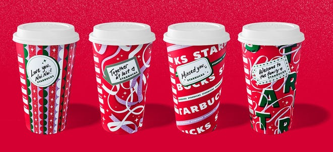 Những chiếc cốc Starbucks giáng sinh được đính kèm với một “thiệp chúc mừng”