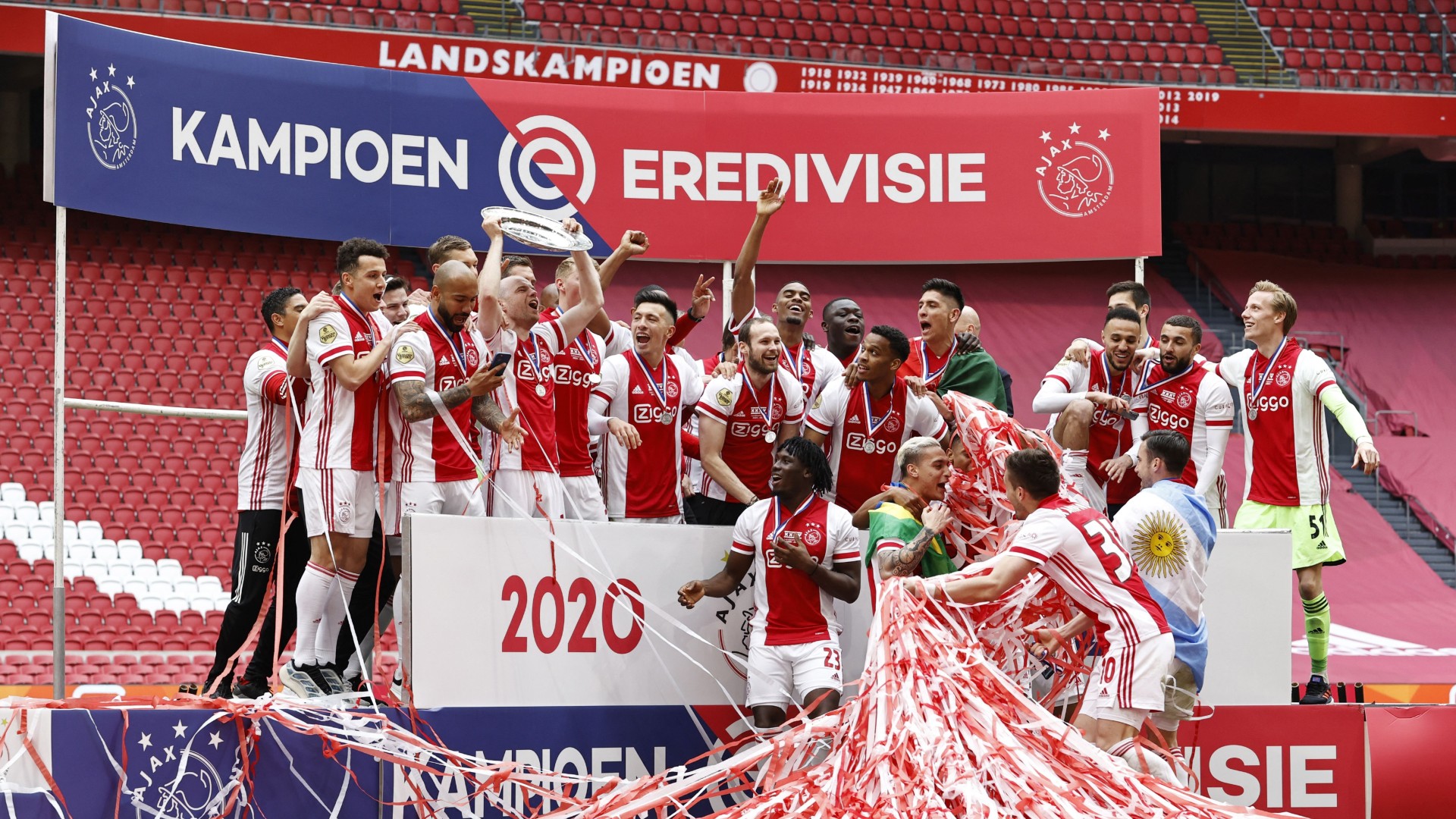 AFC Ajax đã vô địch giải Eredivisie lần thứ 35 trong một trận đấu không có khán giả
