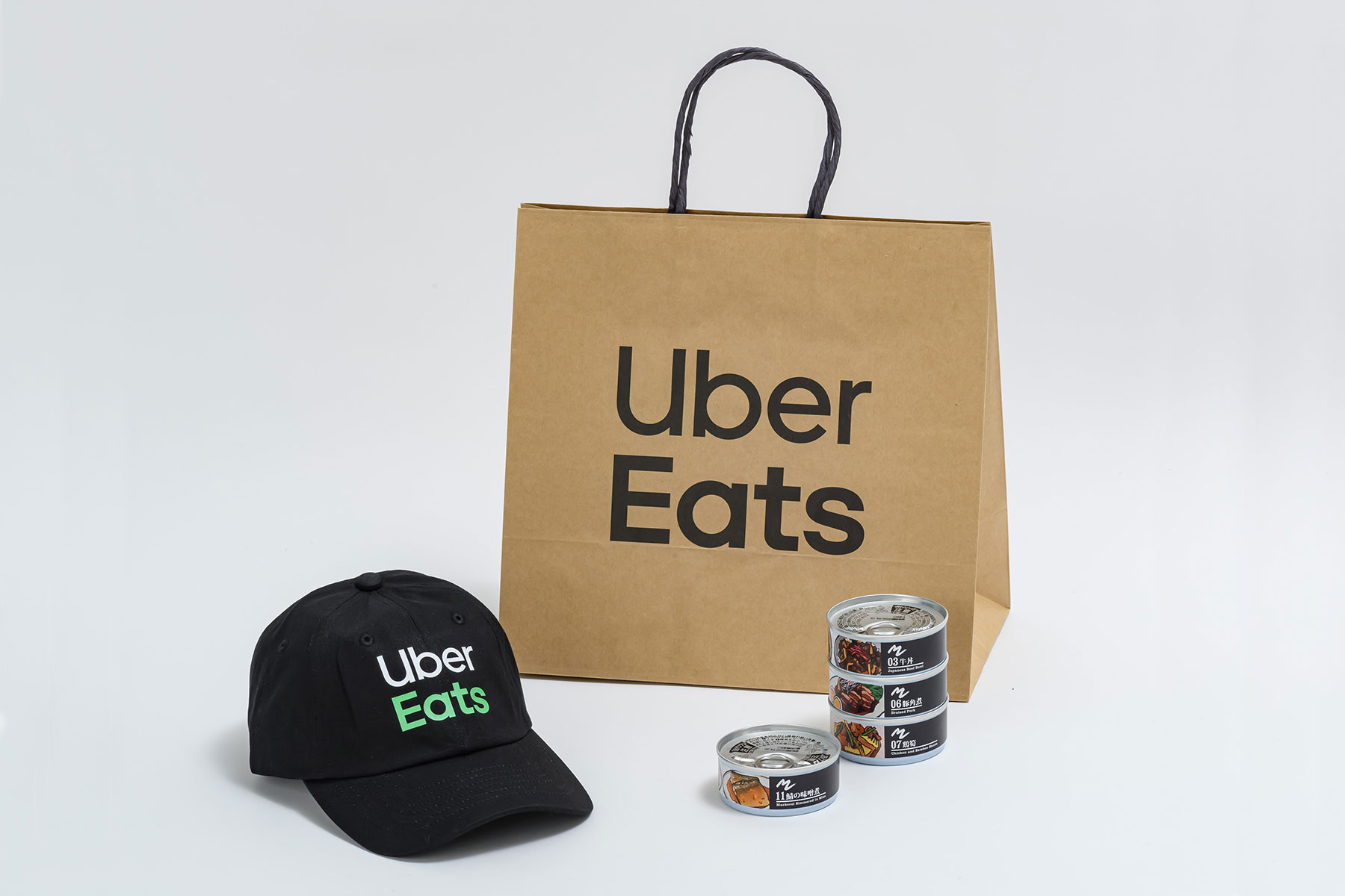 Thức ăn đóng hộp cho các phi hành gia, được giao bởi Uber Eats.