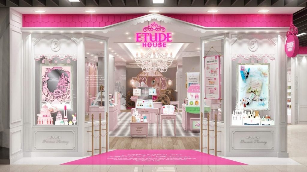 Cửa hàng của Etude House trong một trung tâm thương mại tại Trung Quốc.