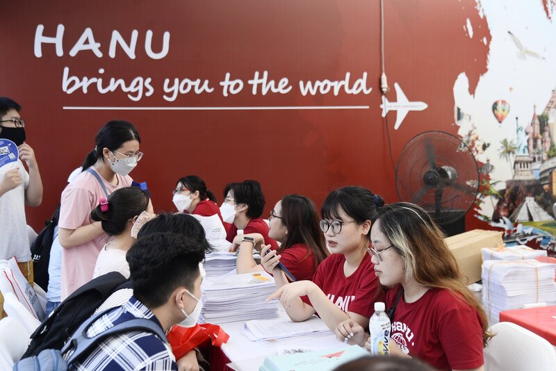 Ngành Marketing của trường Đại học Hà Nội được dạy hoàn toàn bằng tiếng Anh (trừ các môn đại cương)