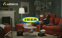 Ikea biến phòng khách của những bộ phim truyền hình ăn khách bằng một quảng cáo không thể tuyệt vời hơn